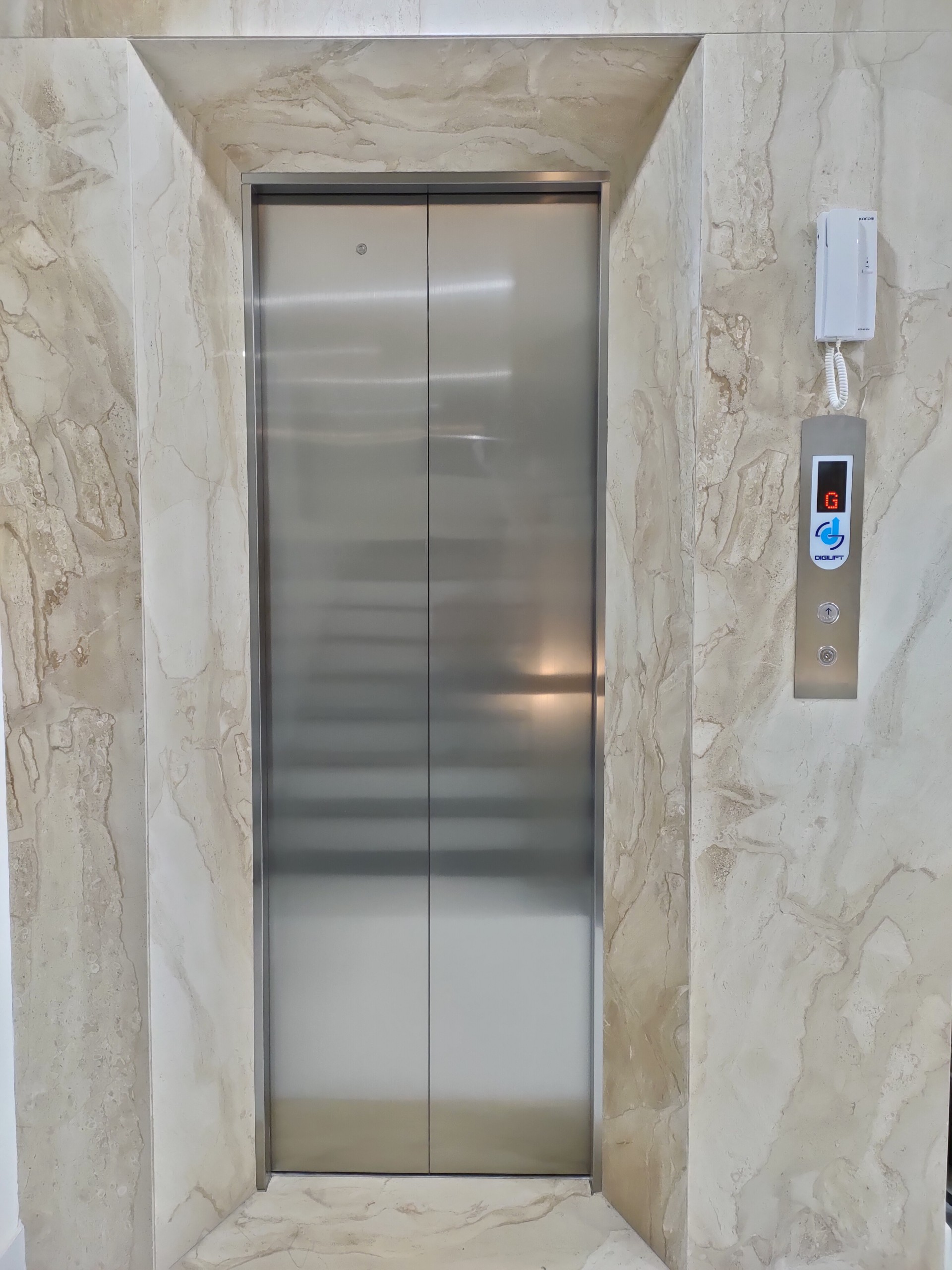 thang ma ?y gia di ?nh