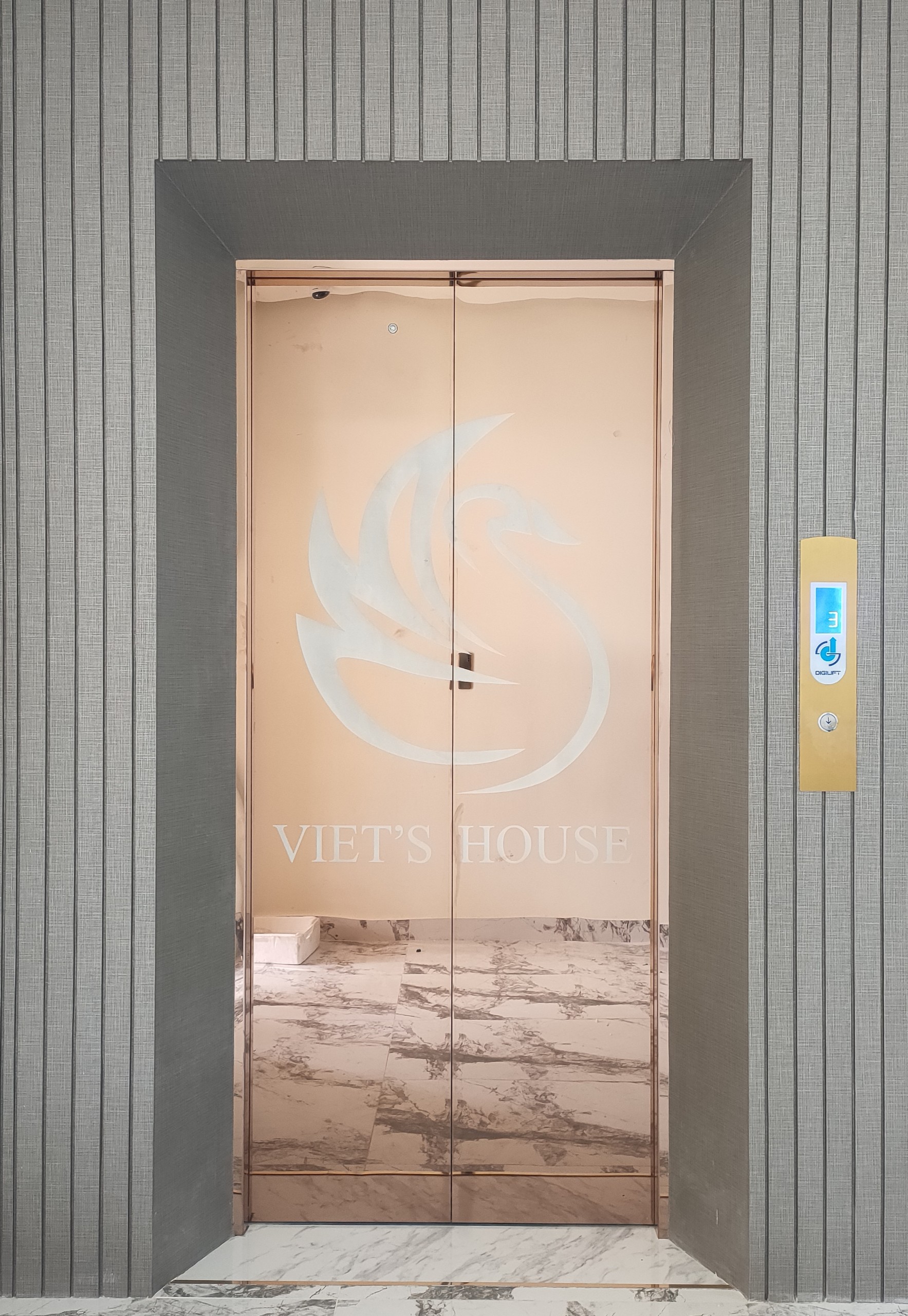 lap dat ban giao thang may 5 stop cong ty thanh viet  he thong cafe sieu xe va spa  city land go vap